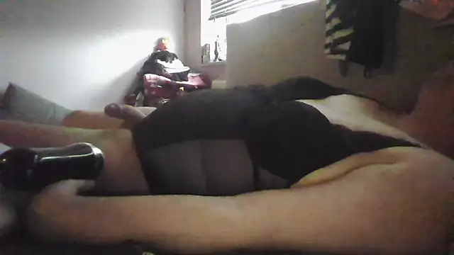 Snapshot of JasperGeil chatting on 02-11-26, 03:39 JasperGeil online show from 02-11-26, 03:39
