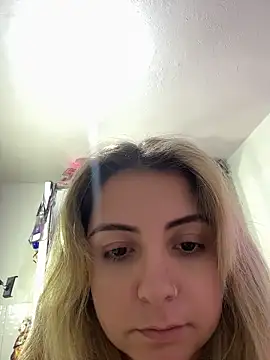Snapshot of sophiemonroevip chatting on 05-25-26, 12:00 sophiemonroevip online show from 05-25-26, 12:00