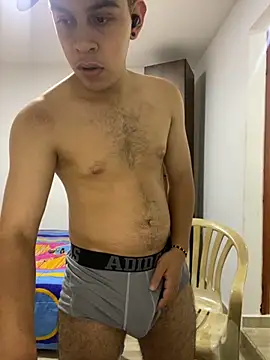 Snapshot of dominant_boy77 chatting on 09-26-25, 03:54 dominant boy77 online show from 09-26-25, 03:54