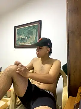 Snapshot of dominant_boy77 chatting on 10-16-25, 02:56 dominant boy77 online show from 10-16-25, 02:56