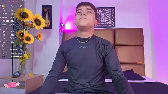 Snapshot of Lucass_love chatting on 02-14-26, 01:08 Lucass love online show from 02-14-26, 01:08