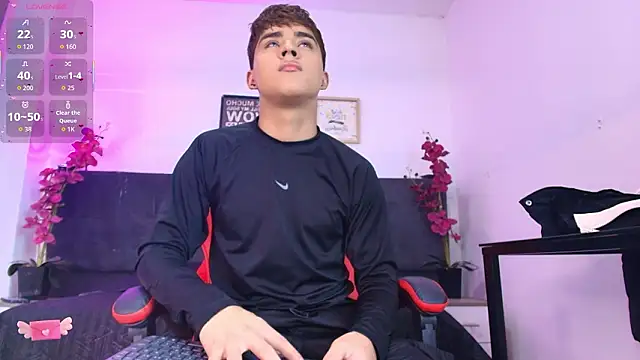 Snapshot of Lucass_love chatting on 03-01-26, 03:30 Lucass love online show from 03-01-26, 03:30