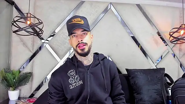 VinzenzRizzo online show from 11-06-25, 04:24