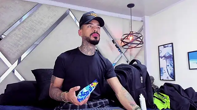 VinzenzRizzo online show from 11-10-25, 05:39