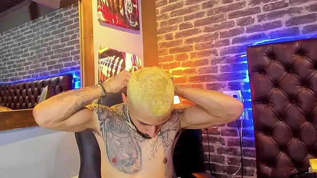 Snapshot of VinzenzRizzo chatting on 12-18-25, 09:21 VinzenzRizzo online show from 12-18-25, 09:21