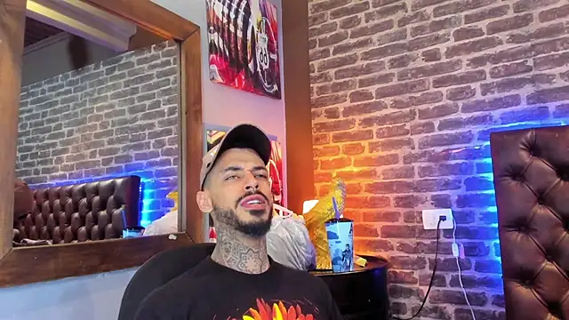 Snapshot of VinzenzRizzo chatting on 02-13-26, 04:19 VinzenzRizzo online show from 02-13-26, 04:19