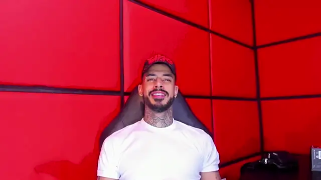 Snapshot of VinzenzRizzo chatting on 02-25-26, 04:44 VinzenzRizzo online show from 02-25-26, 04:44