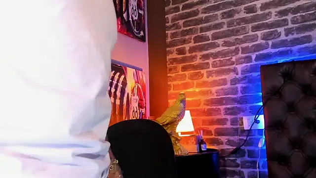 Snapshot of VinzenzRizzo chatting on 03-10-26, 04:17 VinzenzRizzo online show from 03-10-26, 04:17