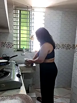 Bristy- online show from 04-11-26, 06:51