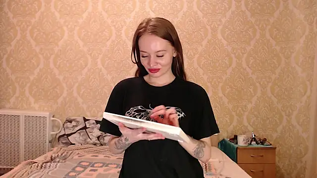 Kitkaat00 online show from 11-30-25, 12:20