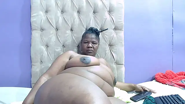 NaughtyChubbyZoe online show from 09-10-25, 09:15