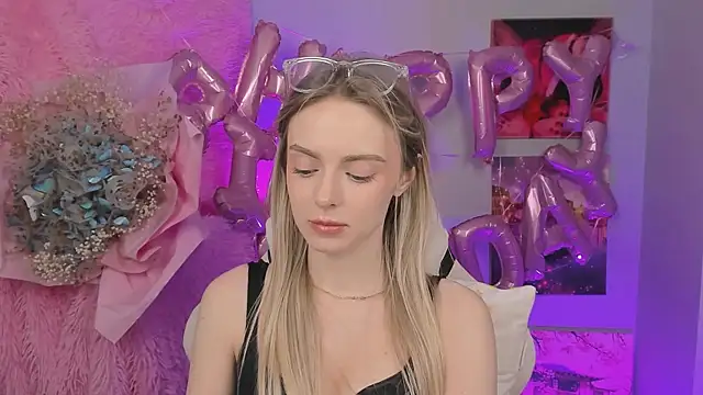 JuliaBrewwer online show from 09-15-25, 12:05