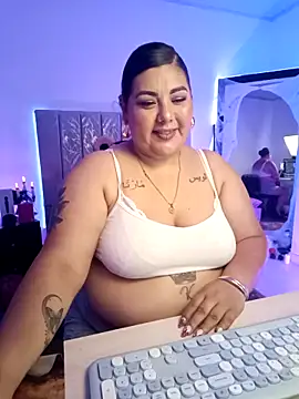 AndreaKinky online show from 10-25-25, 08:22