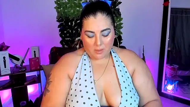 Snapshot of AndreaKinky chatting on 06-26-26, 10:36 AndreaKinky online show from 06-26-26, 10:36