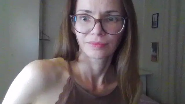 Snapshot of SEA_Dream chatting on 04-26-26, 06:05 SEA Dream online show from 04-26-26, 06:05