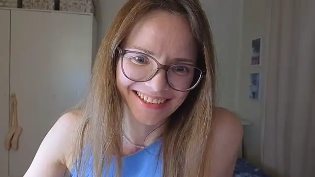 Snapshot of SEA_Dream chatting on 05-10-26, 05:29 SEA Dream online show from 05-10-26, 05:29
