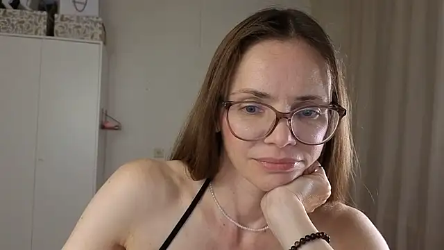 Snapshot of SEA_Dream chatting on 05-30-26, 04:59 SEA Dream online show from 05-30-26, 04:59