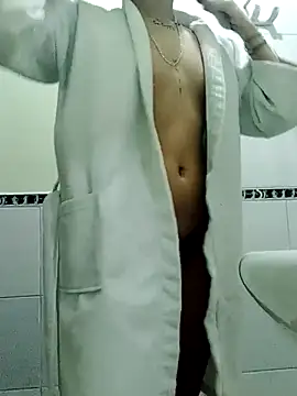 Snapshot of Nocturnawitch chatting on 10-29-25, 12:18 Nocturnawitch online show from 10-29-25, 12:18