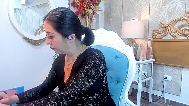 Snapshot of Scarlet__Milff chatting on 02-10-26, 02:54 Scarlet Milff online show from 02-10-26, 02:54