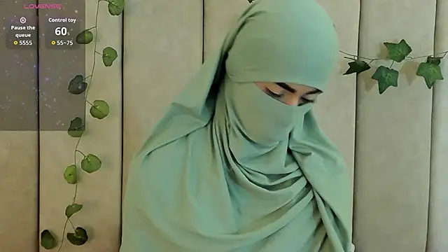  Zahiira  online show from 10-08-25, 11:52