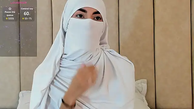  Zahiira  online show from 10-10-25, 11:53