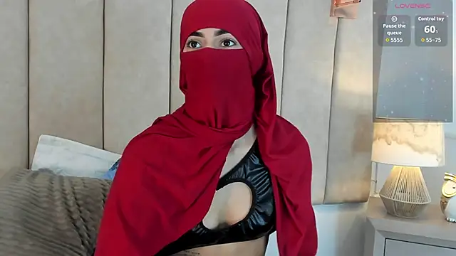 Snapshot of _Zahiira_ chatting on 05-12-26, 11:29 Zahiira online show from 05-12-26, 11:29
