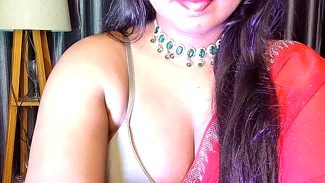 Webrowncouple online show from 03-17-26, 05:27