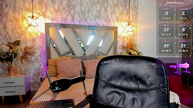 Snapshot of Aisha_poweer chatting on 11-11-25, 02:22 Aisha poweer online show from 11-11-25, 02:22