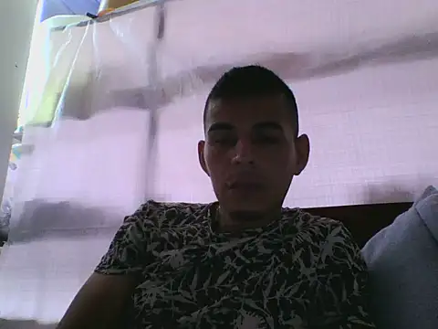Snapshot of yersey9305 chatting on 07-24-26, 01:42 yersey9305 online show from 07-24-26, 01:42