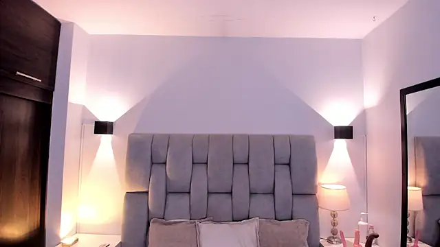 Snapshot of Mia_volkova chatting on 09-18-25, 12:29 Mia volkova online show from 09-18-25, 12:29