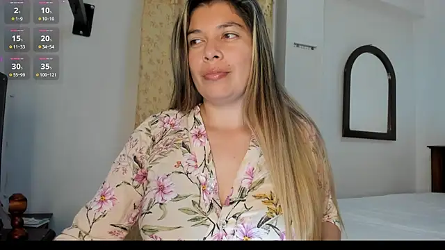 Snapshot of Noortaheri88 chatting on 12-20-25, 09:16 Noortaheri88 online show from 12-20-25, 09:16