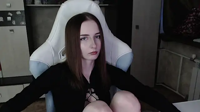 Cutti Crystal online show from 11-08-25, 01:28