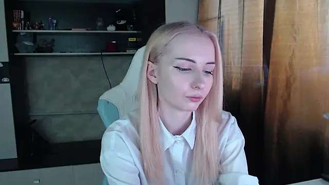 Cutti Crystal online show from 04-02-26, 01:58