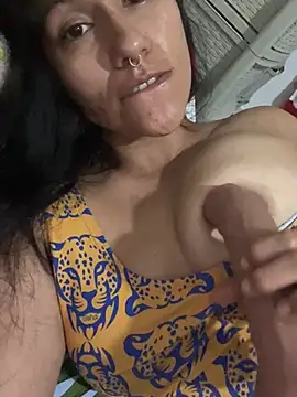 Snapshot of Huitaca_ chatting on 05-16-26, 05:15 Huitaca online show from 05-16-26, 05:15