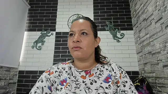 Snapshot of Sandra_Milf_love chatting on 10-16-25, 07:26 Sandra Milf love online show from 10-16-25, 07:26
