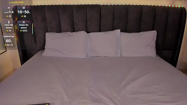 Sophie Smith19  online show from 02-19-26, 02:02