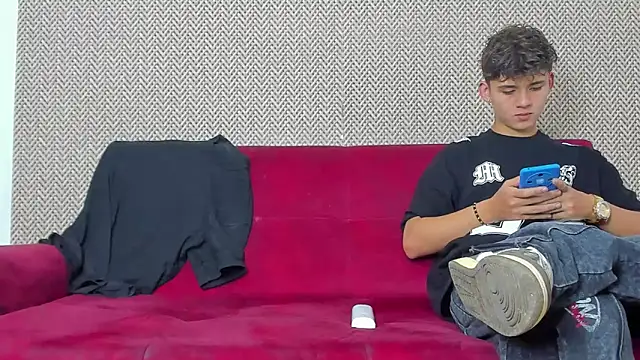 willy sexxx18 online show from 02-25-26, 07:45