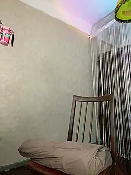 Snapshot of CrazyPinky chatting on 12-19-24, 10:24 CrazyPinky online show from 12-19-24, 10:24