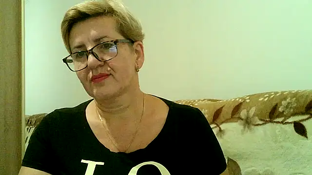 Dana4921 online show from 10-28-25, 05:59