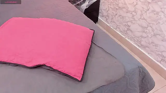 SASHA BROWNIE   online show from 10-20-25, 08:09