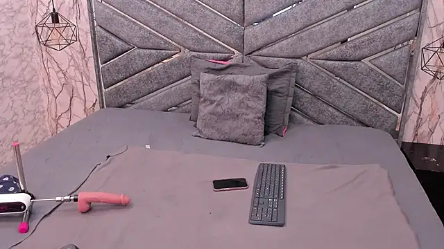 SASHA BROWNIE   online show from 02-02-26, 07:45