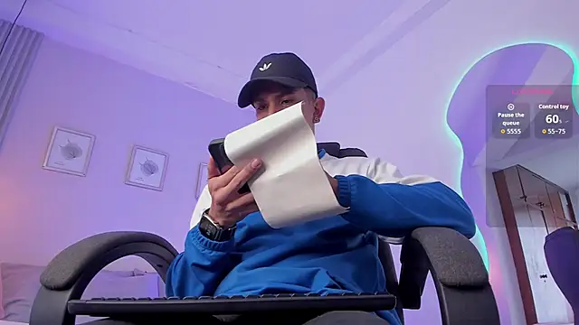 Snapshot of j_deex chatting on 10-20-25, 02:17 j deex online show from 10-20-25, 02:17