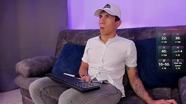 Snapshot of j_deex chatting on 11-20-25, 12:44 j deex online show from 11-20-25, 12:44