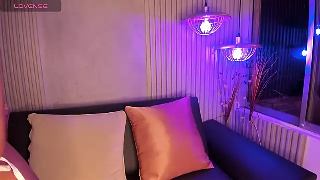 Snapshot of MarianaaSantos chatting on 10-21-25, 11:55 MarianaaSantos online show from 10-21-25, 11:55