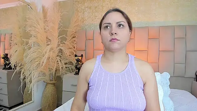 cloesummerr  online show from 12-05-25, 12:47