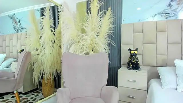 cloesummerr  online show from 02-15-26, 12:47