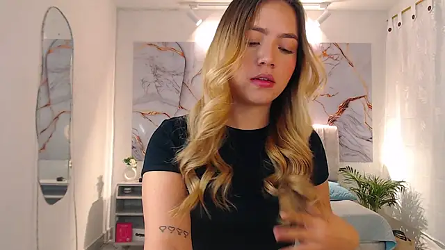 Snapshot of _Tiffany1 chatting on 10-26-25, 06:36 Tiffany1 online show from 10-26-25, 06:36