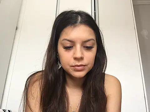 Snapshot of angelsecrets chatting on 05-18-26, 06:36 angelsecrets online show from 05-18-26, 06:36