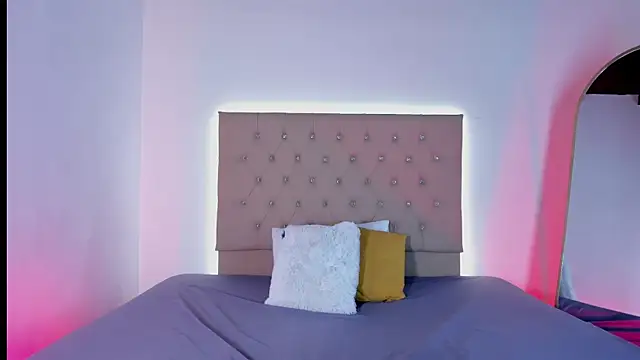 Snapshot of Zafiro__Brown chatting on 09-20-25, 11:22 Zafiro Brown online show from 09-20-25, 11:22