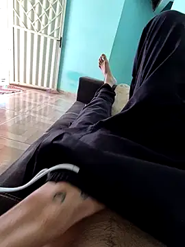 Snapshot of Saraiva2002 chatting on 02-19-26, 10:44 Saraiva2002 online show from 02-19-26, 10:44